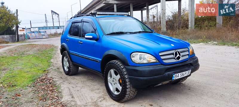 Внедорожник / Кроссовер Mercedes-Benz M-Class 2002 в Смеле