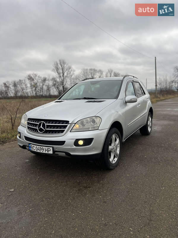 Позашляховик / Кросовер Mercedes-Benz M-Class 2005 в Старому Самборі