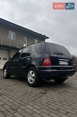 Внедорожник / Кроссовер Mercedes-Benz M-Class 2002 в Костополе