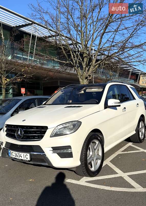 Позашляховик / Кросовер Mercedes-Benz M-Class 2015 в 