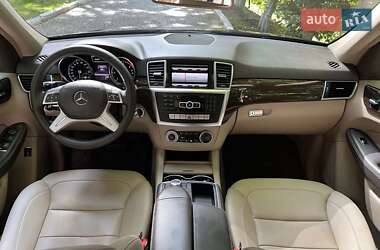 Внедорожник / Кроссовер Mercedes-Benz M-Class 2013 в Черновцах