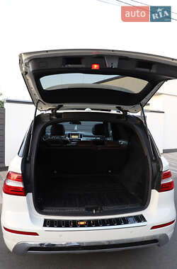 Внедорожник / Кроссовер Mercedes-Benz M-Class 2012 в 
