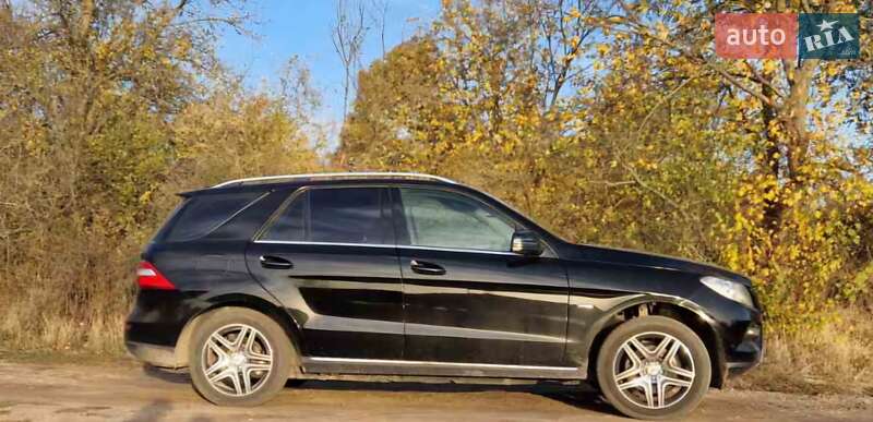 Внедорожник / Кроссовер Mercedes-Benz M-Class 2012 в Николаеве
