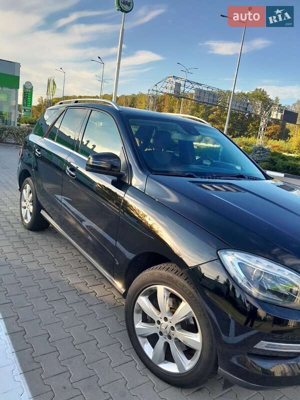 Внедорожник / Кроссовер Mercedes-Benz M-Class 2013 в Киеве