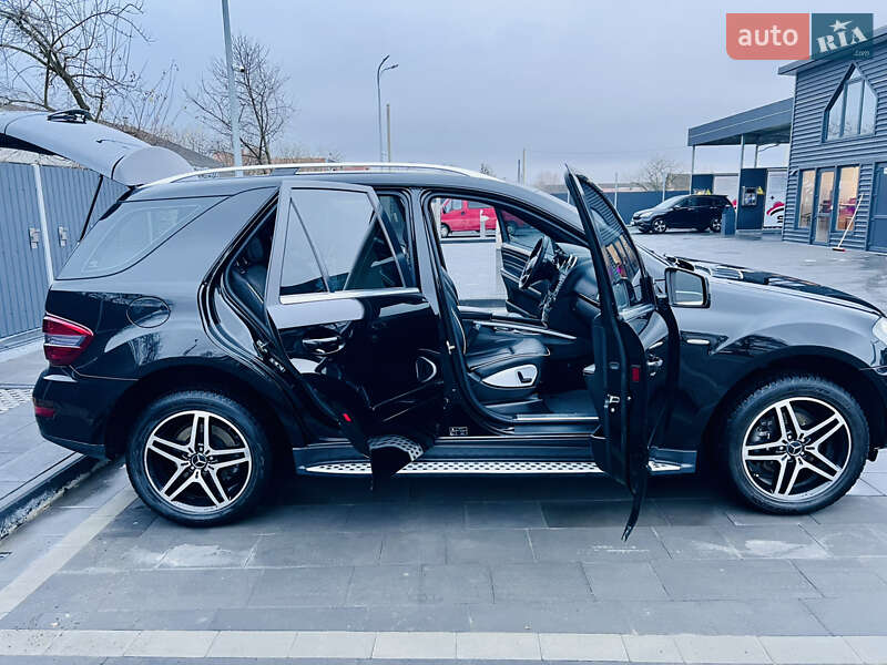 Внедорожник / Кроссовер Mercedes-Benz M-Class 2011 в Самборе