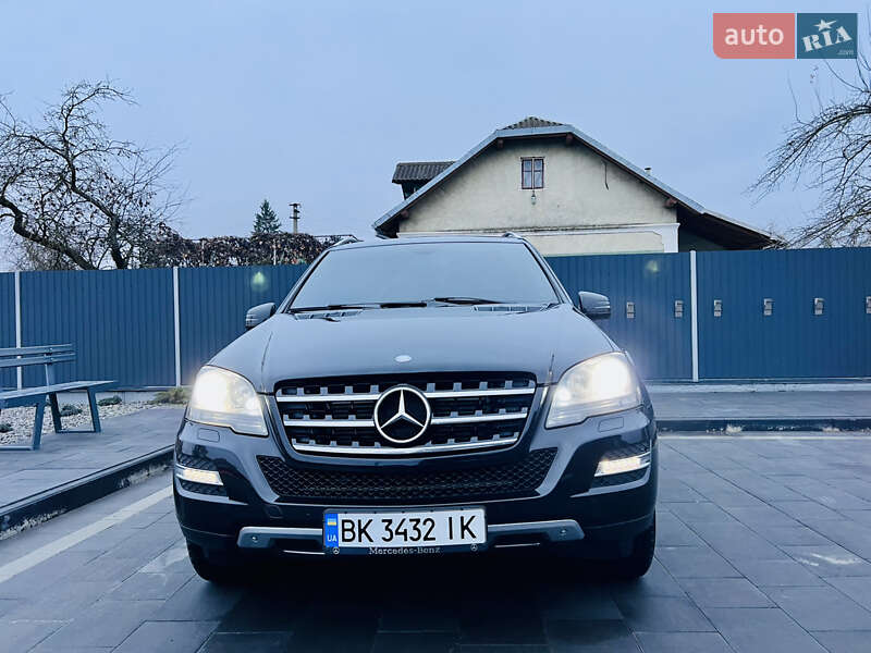 Внедорожник / Кроссовер Mercedes-Benz M-Class 2011 в Самборе