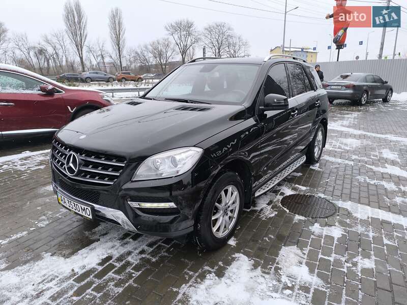 Внедорожник / Кроссовер Mercedes-Benz M-Class 2013 в Киеве