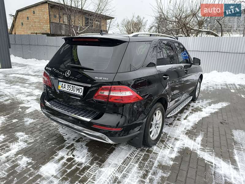 Внедорожник / Кроссовер Mercedes-Benz M-Class 2013 в Киеве