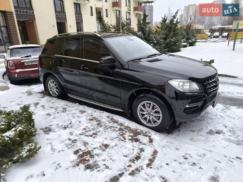 Внедорожник / Кроссовер Mercedes-Benz M-Class 2013 в Киеве