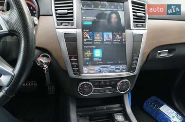 Позашляховик / Кросовер Mercedes-Benz M-Class 2013 в 