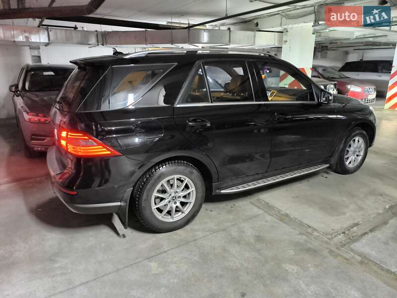 Внедорожник / Кроссовер Mercedes-Benz M-Class 2013 в Киеве