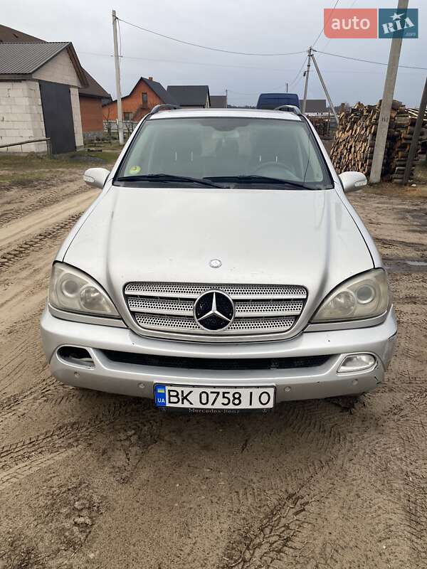 Mercedes-Benz M-Class 2001