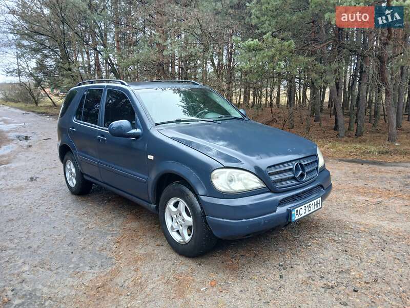 Mercedes-Benz M-Class 2000
