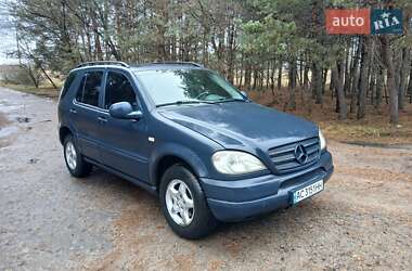 Внедорожник / Кроссовер Mercedes-Benz M-Class 2000 в 