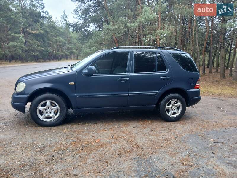 Внедорожник / Кроссовер Mercedes-Benz M-Class 2000 в Ковеле