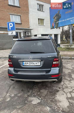 Внедорожник / Кроссовер Mercedes-Benz M-Class 2011 в Бердичеве