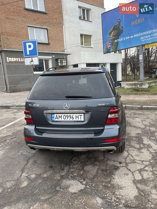 Внедорожник / Кроссовер Mercedes-Benz M-Class 2011 в Бердичеве
