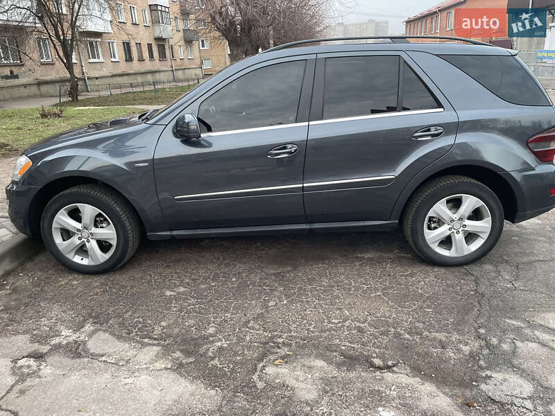Внедорожник / Кроссовер Mercedes-Benz M-Class 2011 в Бердичеве