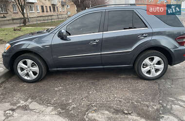 Внедорожник / Кроссовер Mercedes-Benz M-Class 2011 в 