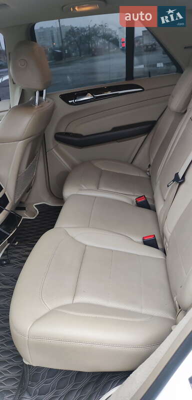 Позашляховик / Кросовер Mercedes-Benz M-Class 2014 в Полтаві