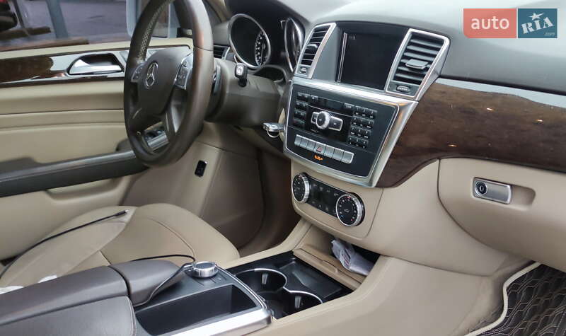 Позашляховик / Кросовер Mercedes-Benz M-Class 2014 в Полтаві