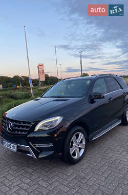 Позашляховик / Кросовер Mercedes-Benz M-Class 2013 в Хусті