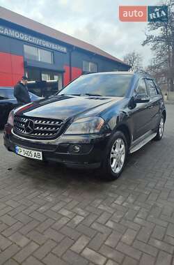 Внедорожник / Кроссовер Mercedes-Benz M-Class 2005 в 