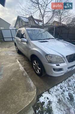 Внедорожник / Кроссовер Mercedes-Benz M-Class 2005 в 