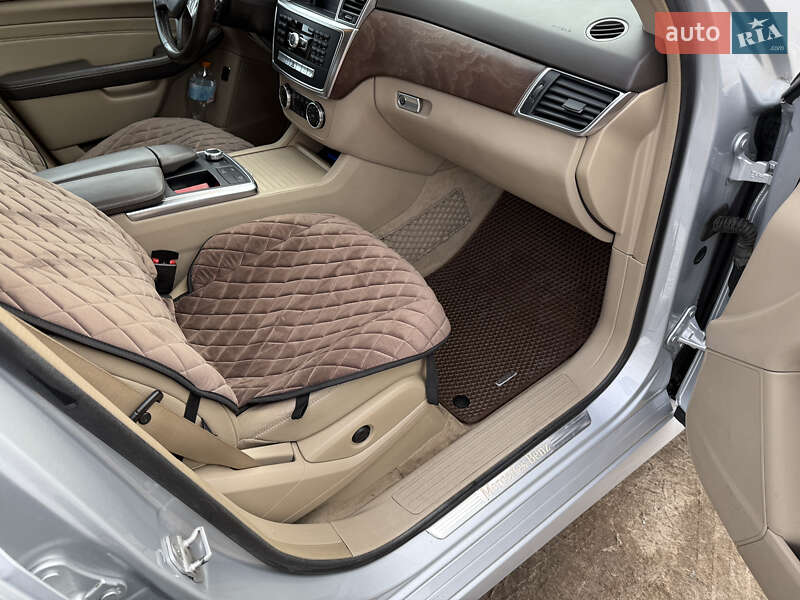 Позашляховик / Кросовер Mercedes-Benz M-Class 2013 в Києві