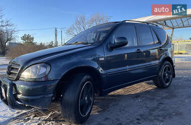 Внедорожник / Кроссовер Mercedes-Benz M-Class 2000 в Днепре