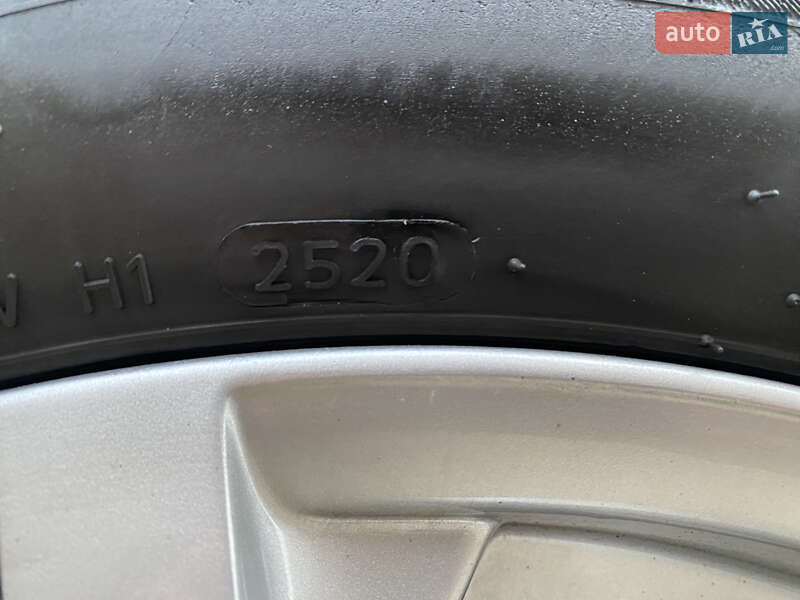 Внедорожник / Кроссовер Mercedes-Benz M-Class 2011 в Киеве