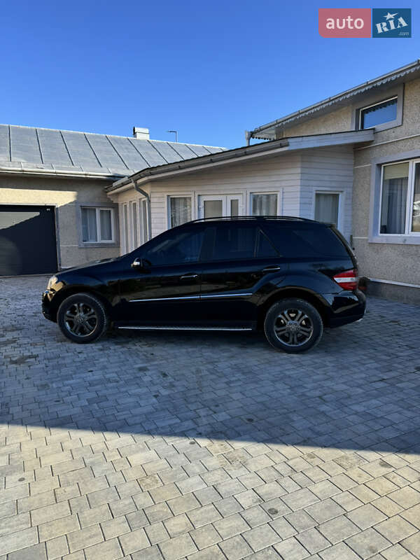 Внедорожник / Кроссовер Mercedes-Benz M-Class 2006 в Кутах