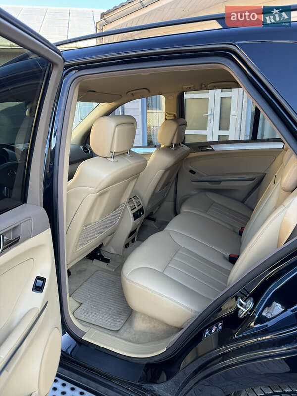 Внедорожник / Кроссовер Mercedes-Benz M-Class 2006 в Кутах