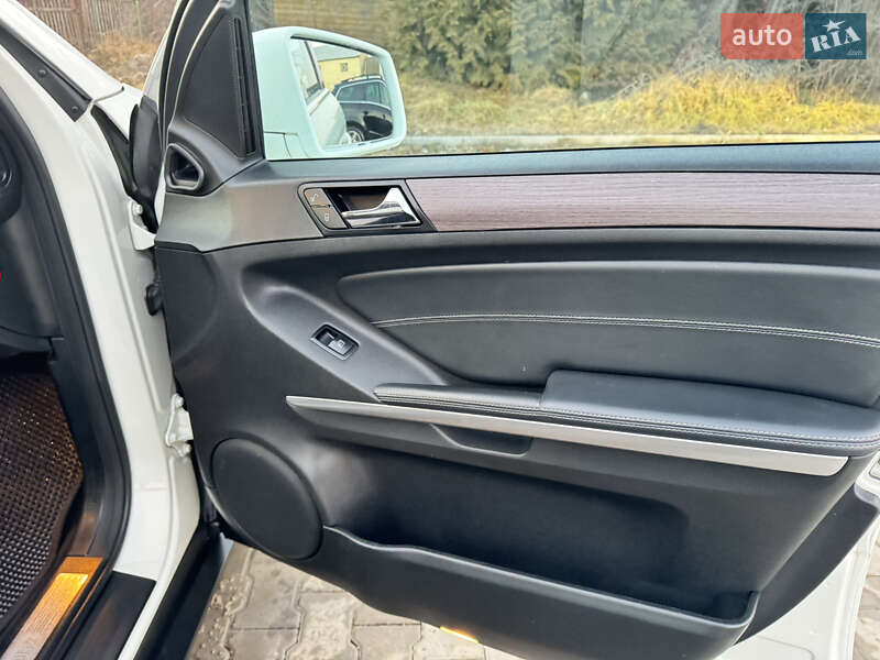 Внедорожник / Кроссовер Mercedes-Benz M-Class 2010 в Хотине