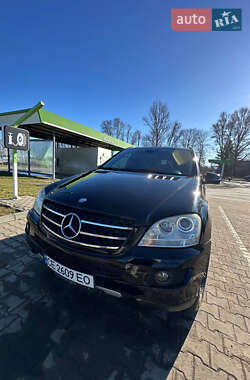 Позашляховик / Кросовер Mercedes-Benz M-Class 2005 в 