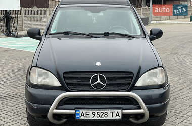 Позашляховик / Кросовер Mercedes-Benz M-Class 2000 в Запоріжжі