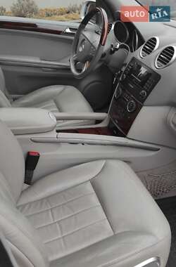 Внедорожник / Кроссовер Mercedes-Benz M-Class 2006 в 