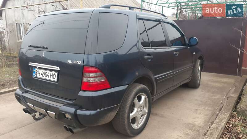 Внедорожник / Кроссовер Mercedes-Benz M-Class 1999 в Березовке