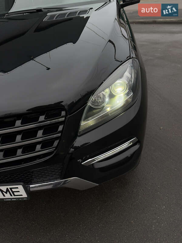 Внедорожник / Кроссовер Mercedes-Benz M-Class 2015 в Киеве