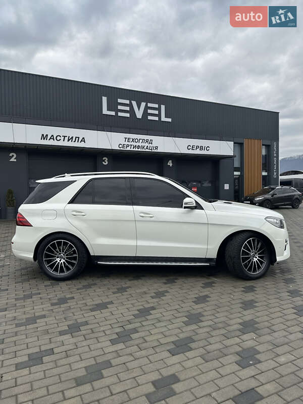 Внедорожник / Кроссовер Mercedes-Benz M-Class 2011 в Хусте