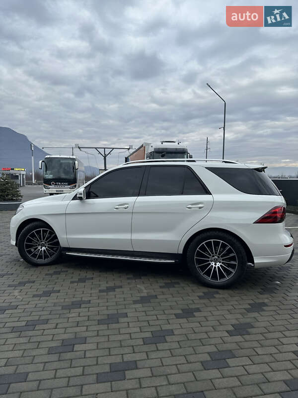Внедорожник / Кроссовер Mercedes-Benz M-Class 2011 в Хусте