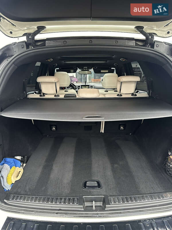 Внедорожник / Кроссовер Mercedes-Benz M-Class 2011 в Хусте