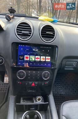 Внедорожник / Кроссовер Mercedes-Benz M-Class 2009 в 
