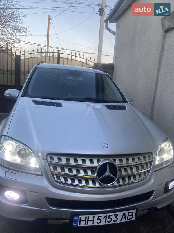 Внедорожник / Кроссовер Mercedes-Benz M-Class 2005 в Одессе