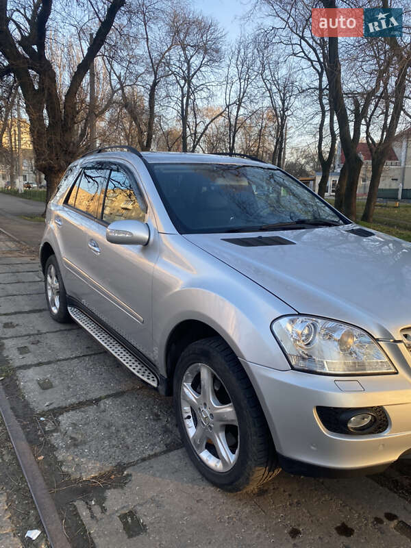 Внедорожник / Кроссовер Mercedes-Benz M-Class 2005 в Одессе