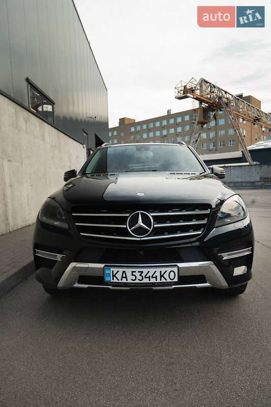 Внедорожник / Кроссовер Mercedes-Benz M-Class 2014 в Борисполе