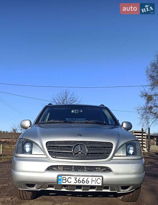 Внедорожник / Кроссовер Mercedes-Benz M-Class 2001 в Сокале