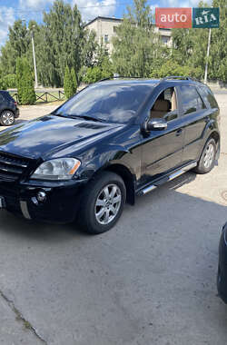 Внедорожник / Кроссовер Mercedes-Benz M-Class 2006 в 