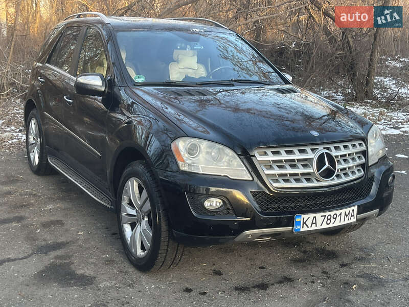 Mercedes-Benz M-Class 2010