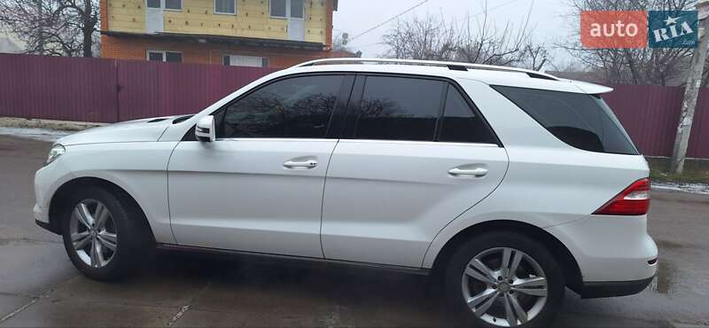 Внедорожник / Кроссовер Mercedes-Benz M-Class 2015 в Киеве
